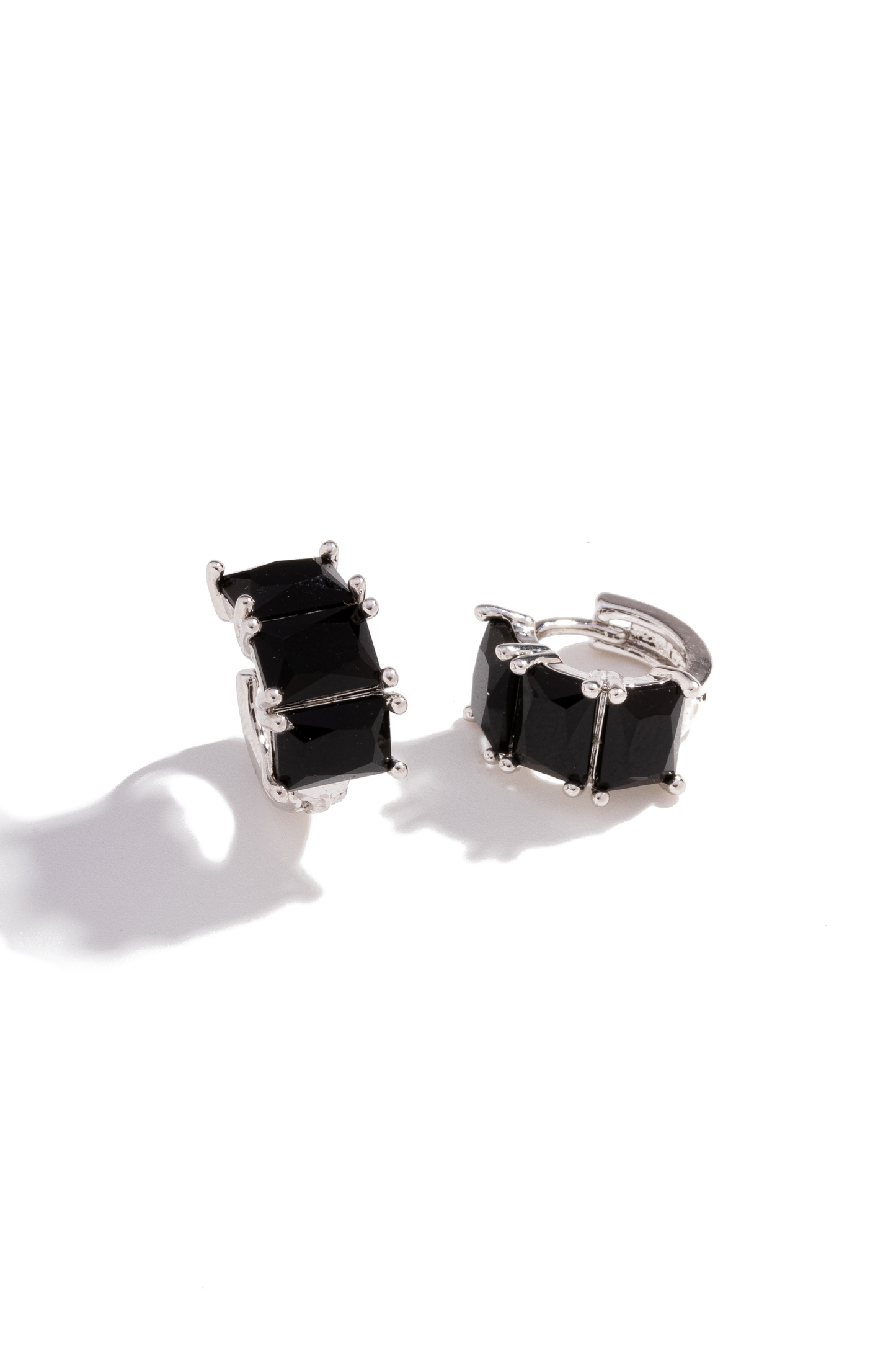 Brinco Argola Zircônias Retangular