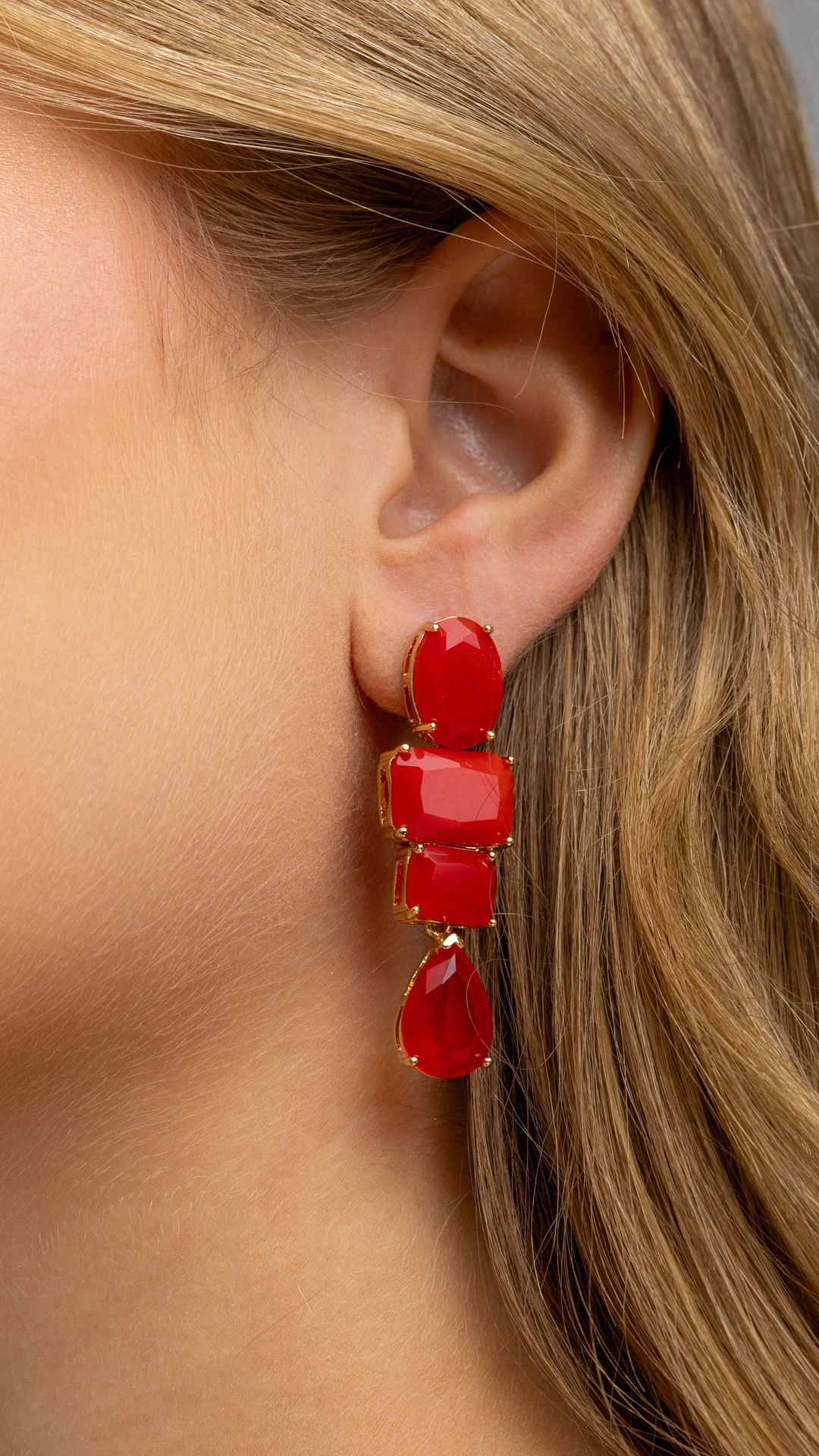 Brinco Longo com Cristais Vermelho