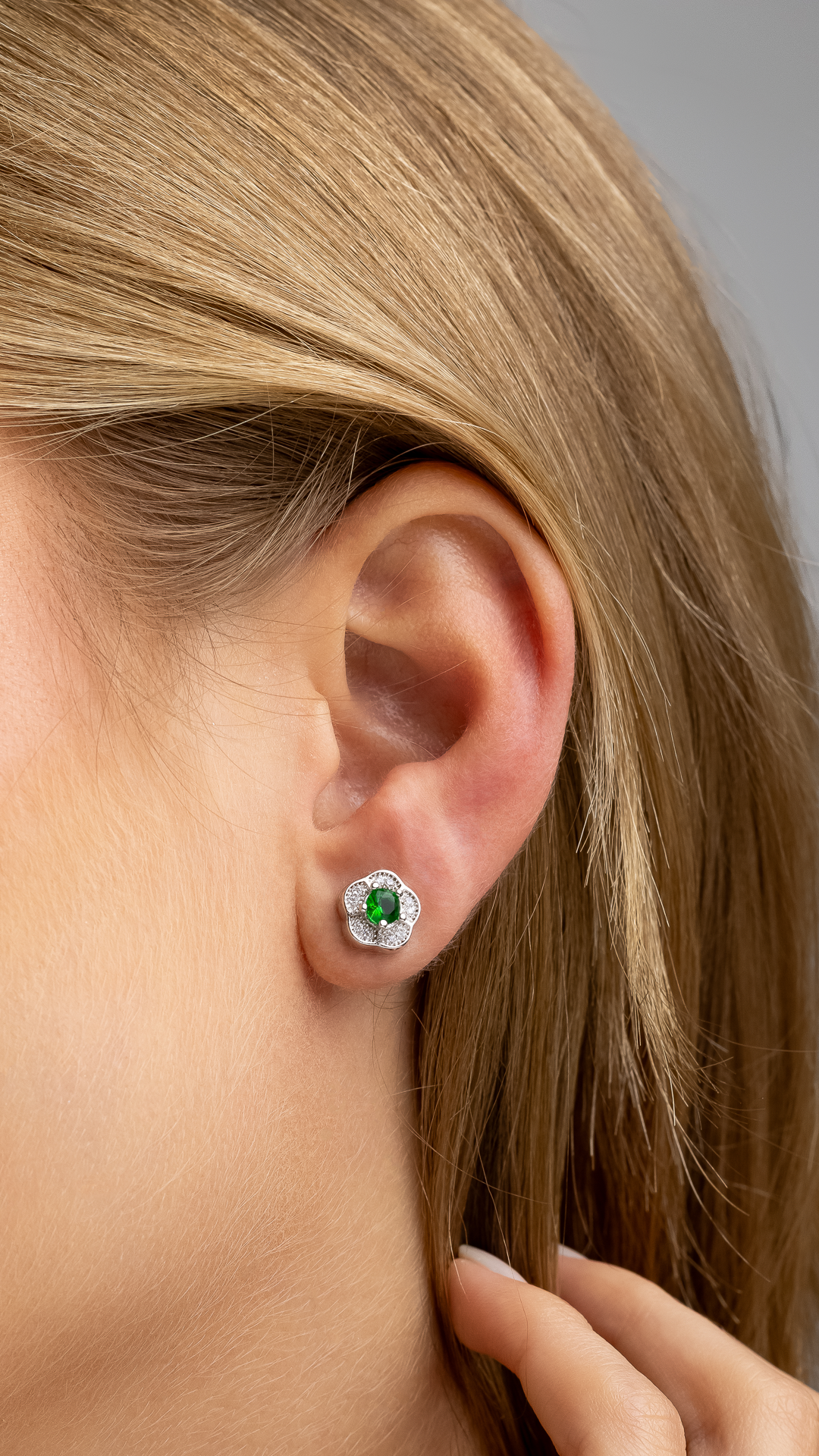 Brinco Flor com zircônia