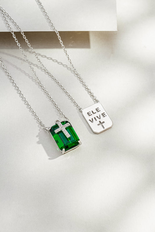 Escapulário de Jesus com Zircônia Verde Escuro