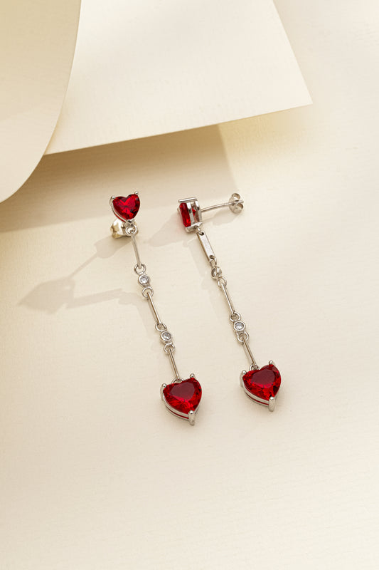 Brinco Longo em Prata Italiana com Coração e Zircônia Vermelha