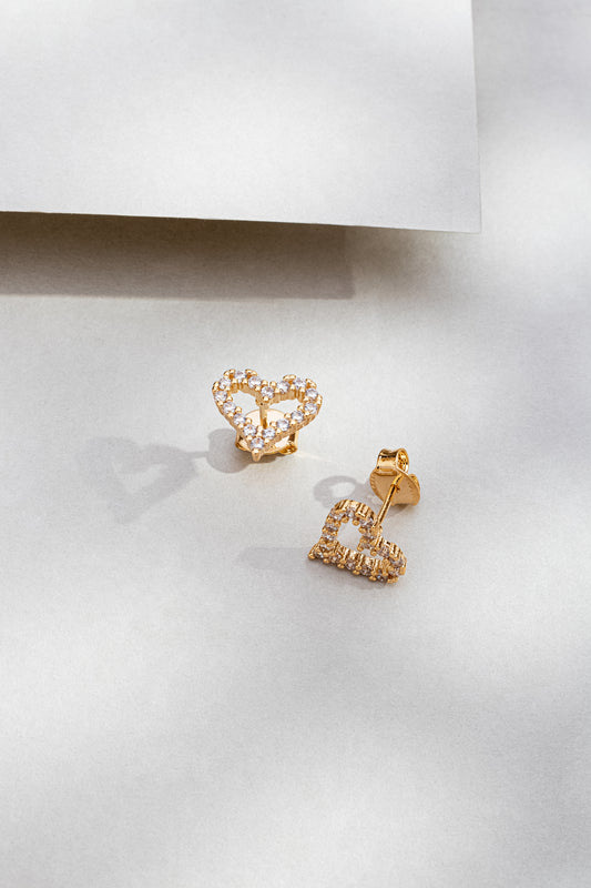 Brinco Coração Vazado Cravejado