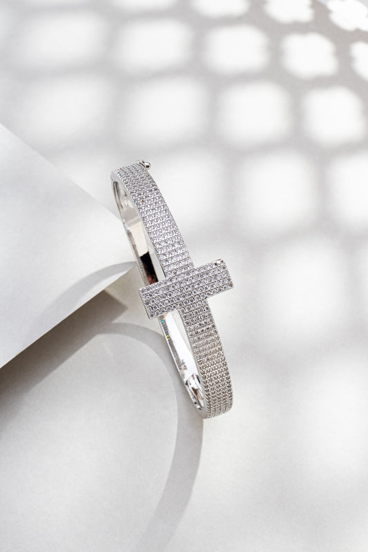 Bracelete com Cruz Cravejado