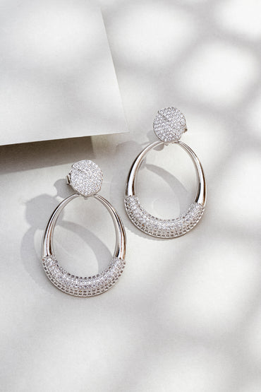 Brinco Argola Ovalada com Micro zircônias