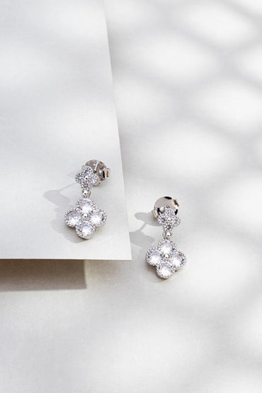 Brinco Trevo Duplo Cravejado