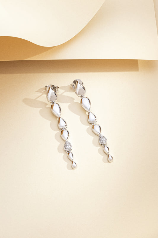 Brinco Longo Gotas  Esculpidas