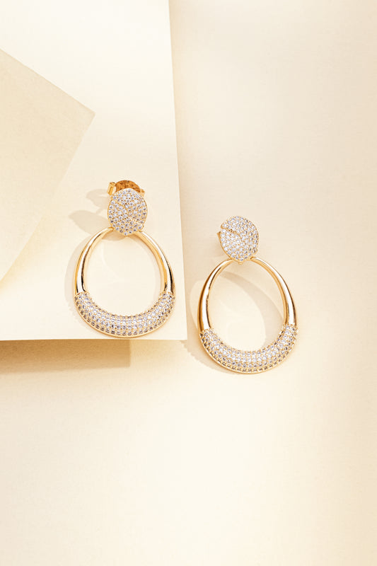 Brinco Argola Ovalada com Micro zircônias