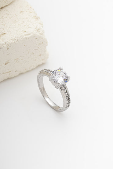 Anel Solitário Clássico Cravejado