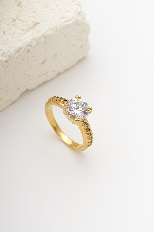 Anel Solitário Clássico Cravejado