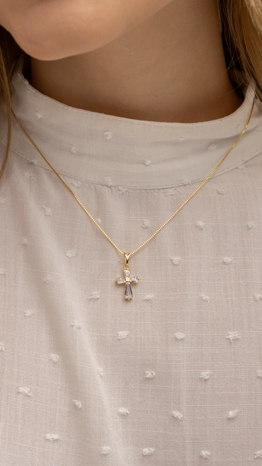 Colar Cruz com Zircônias