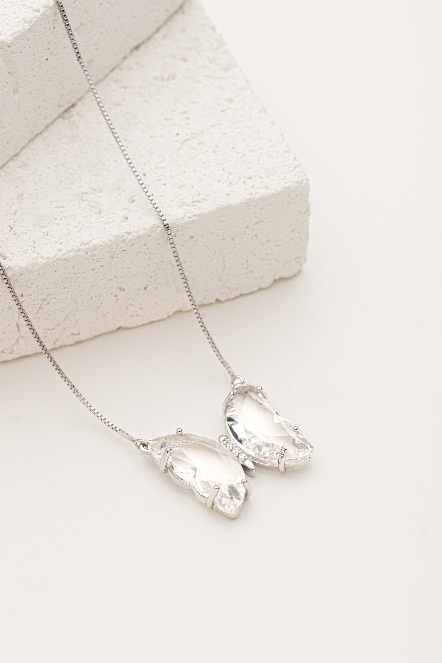 Conjunto de Colar e Brinco Borboleta de Cristal