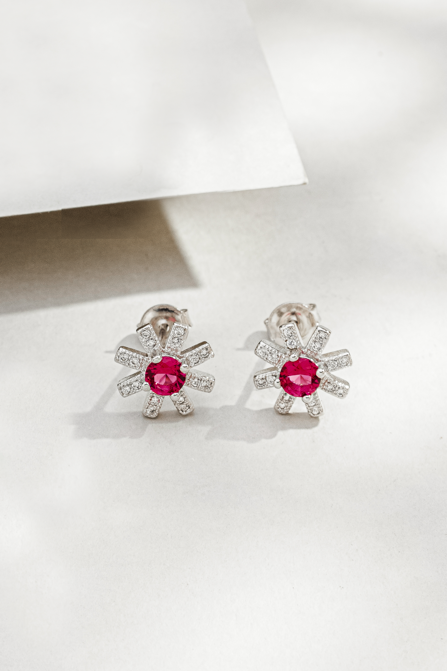 Brinco Flor Cravejado