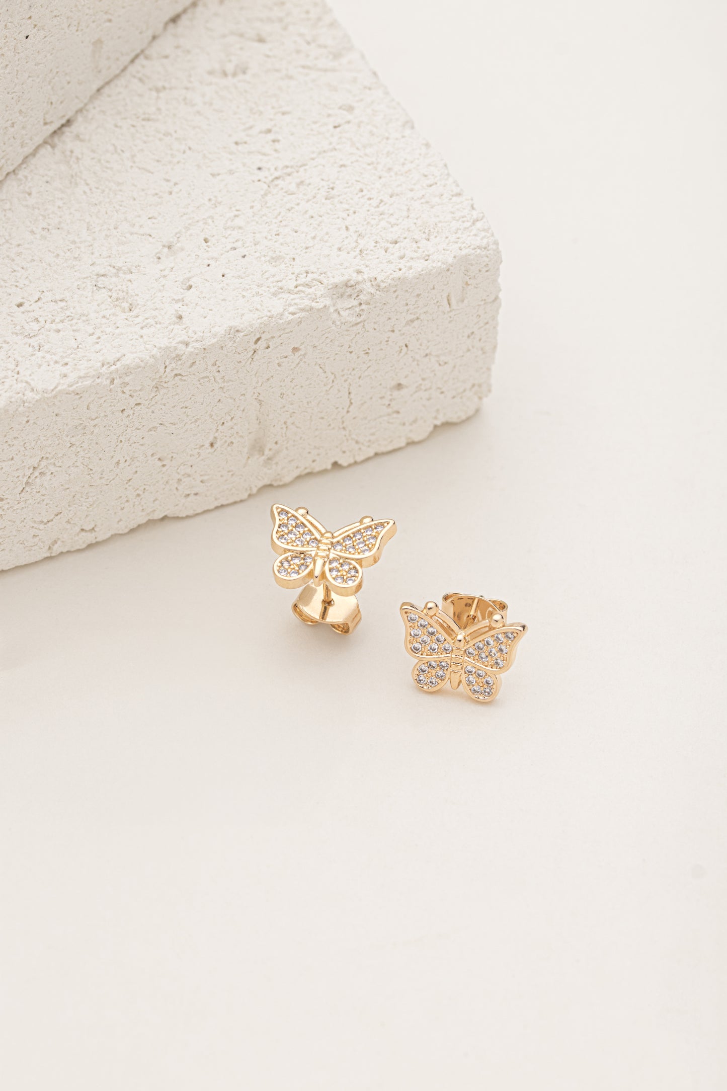 Brinco Borboleta Cravejada