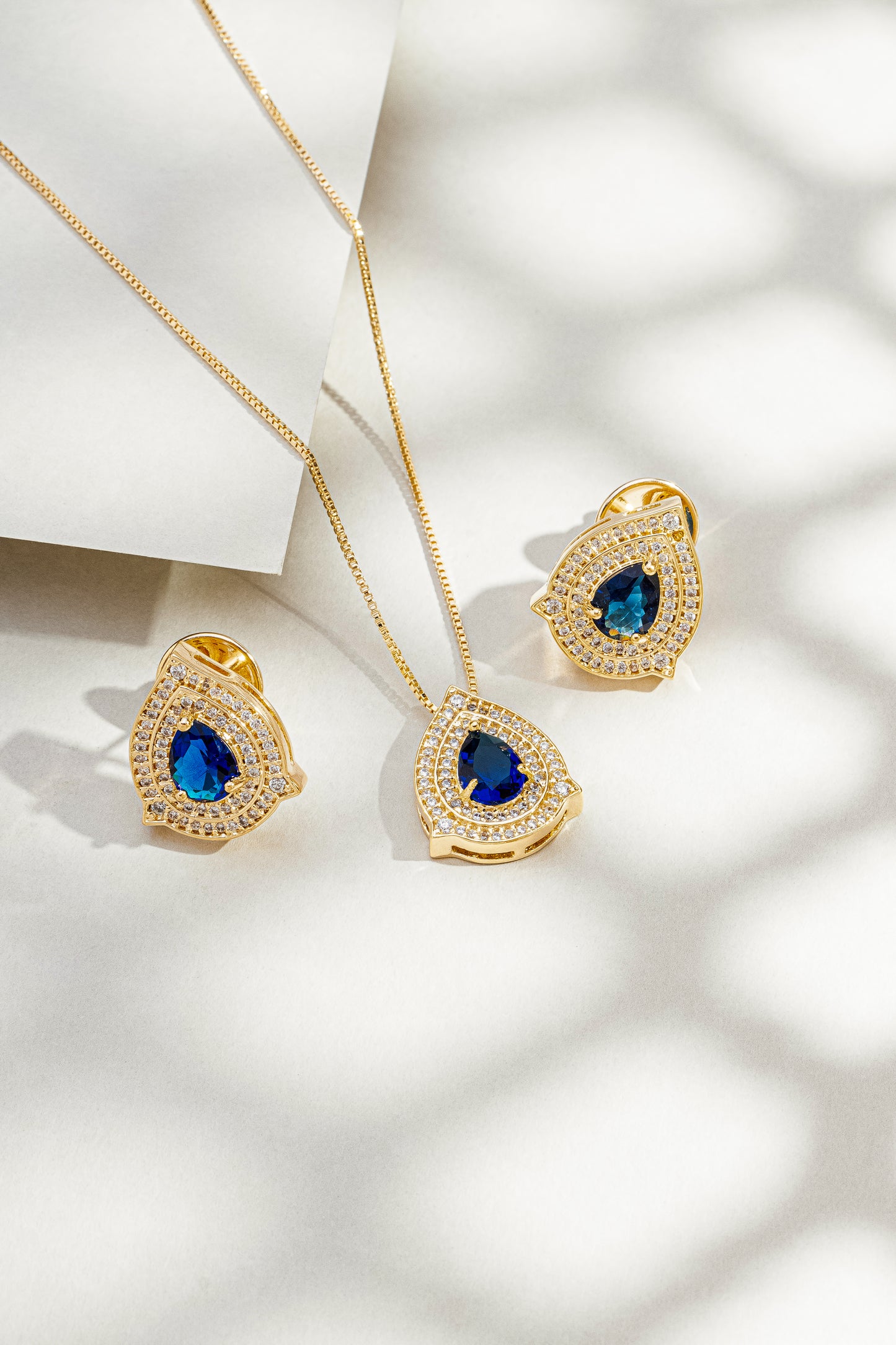 Conjunto de Colar e Brincos com Zircônia