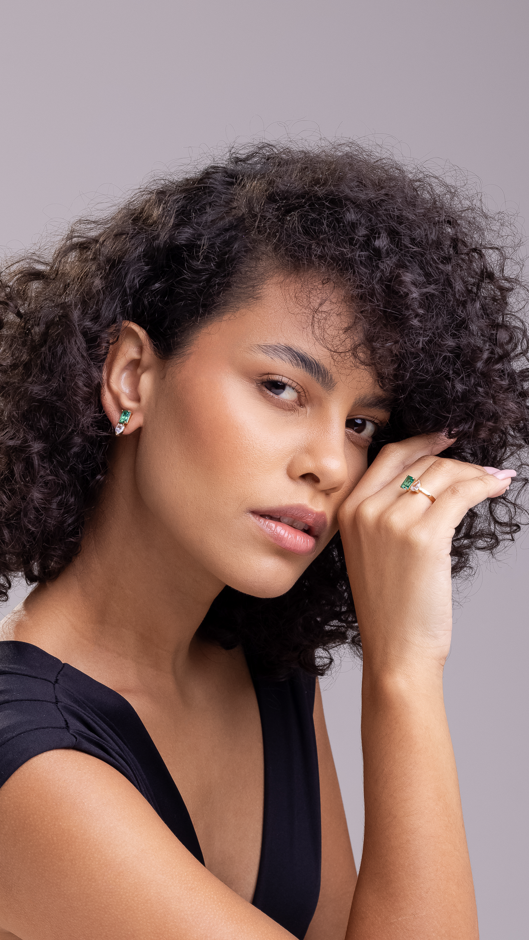 Conjunto de Anel e Brincos Retangular com Zircônia Verde