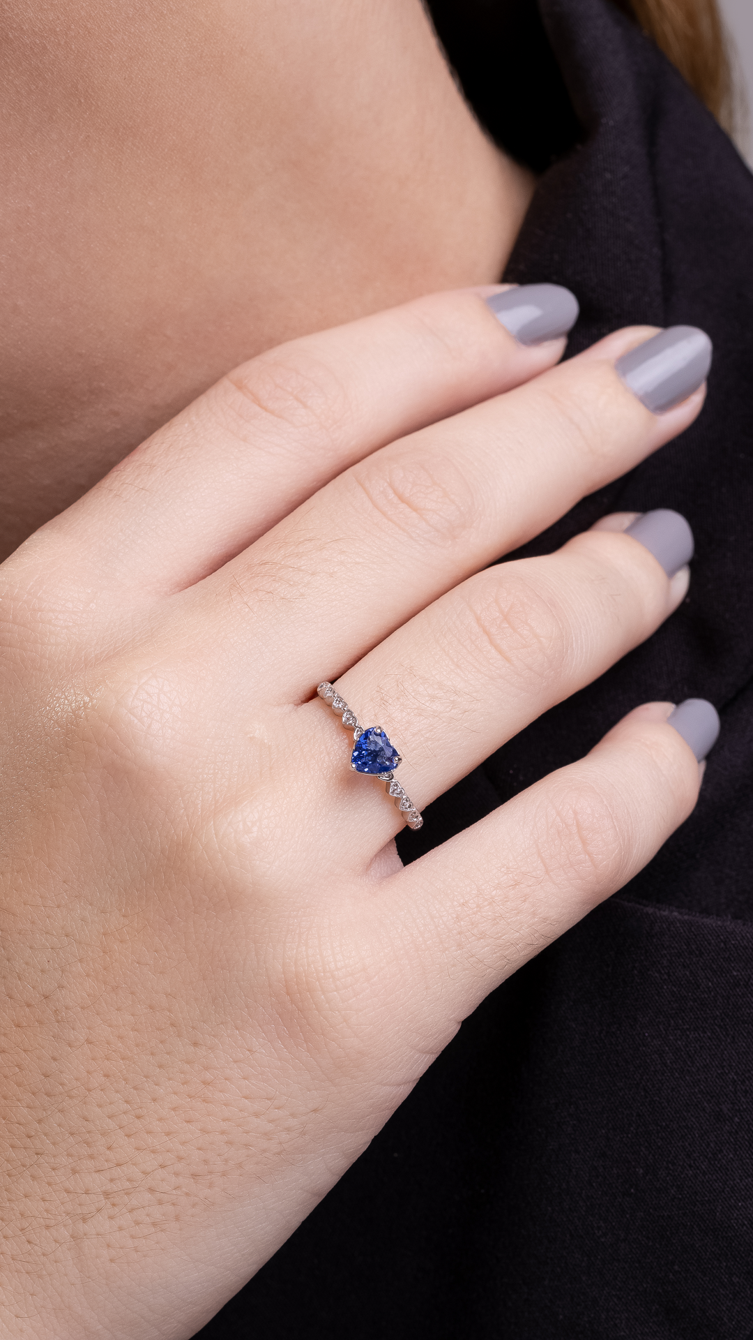 Conjunto de Brincos e Anel de Corações com Zircônia Azul