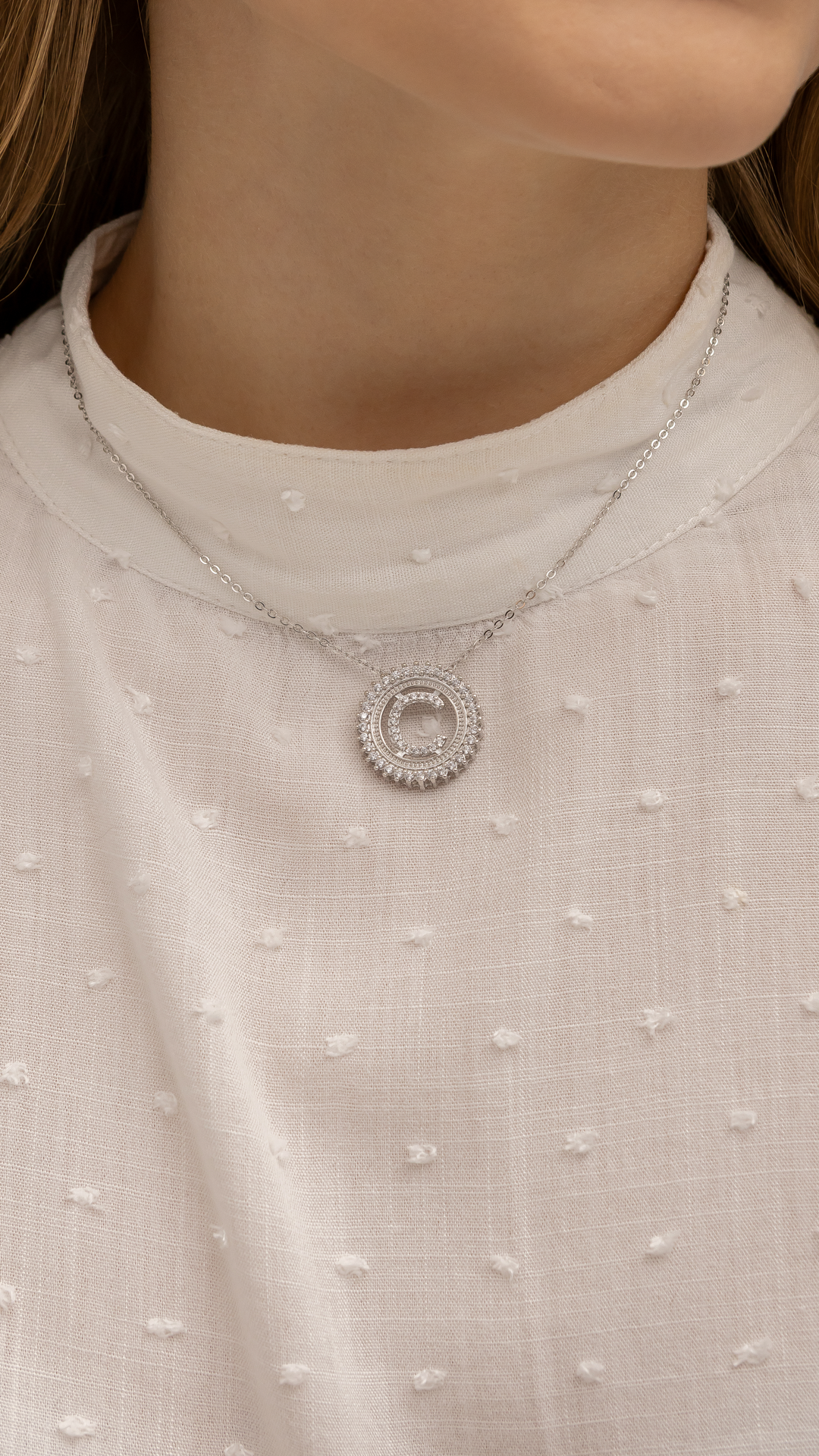 Colar Personalizado com Inicial Cravejada