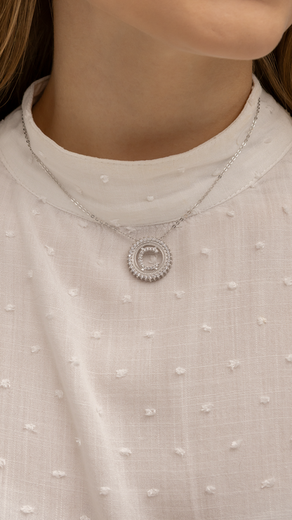 Colar Personalizado com Inicial Cravejada