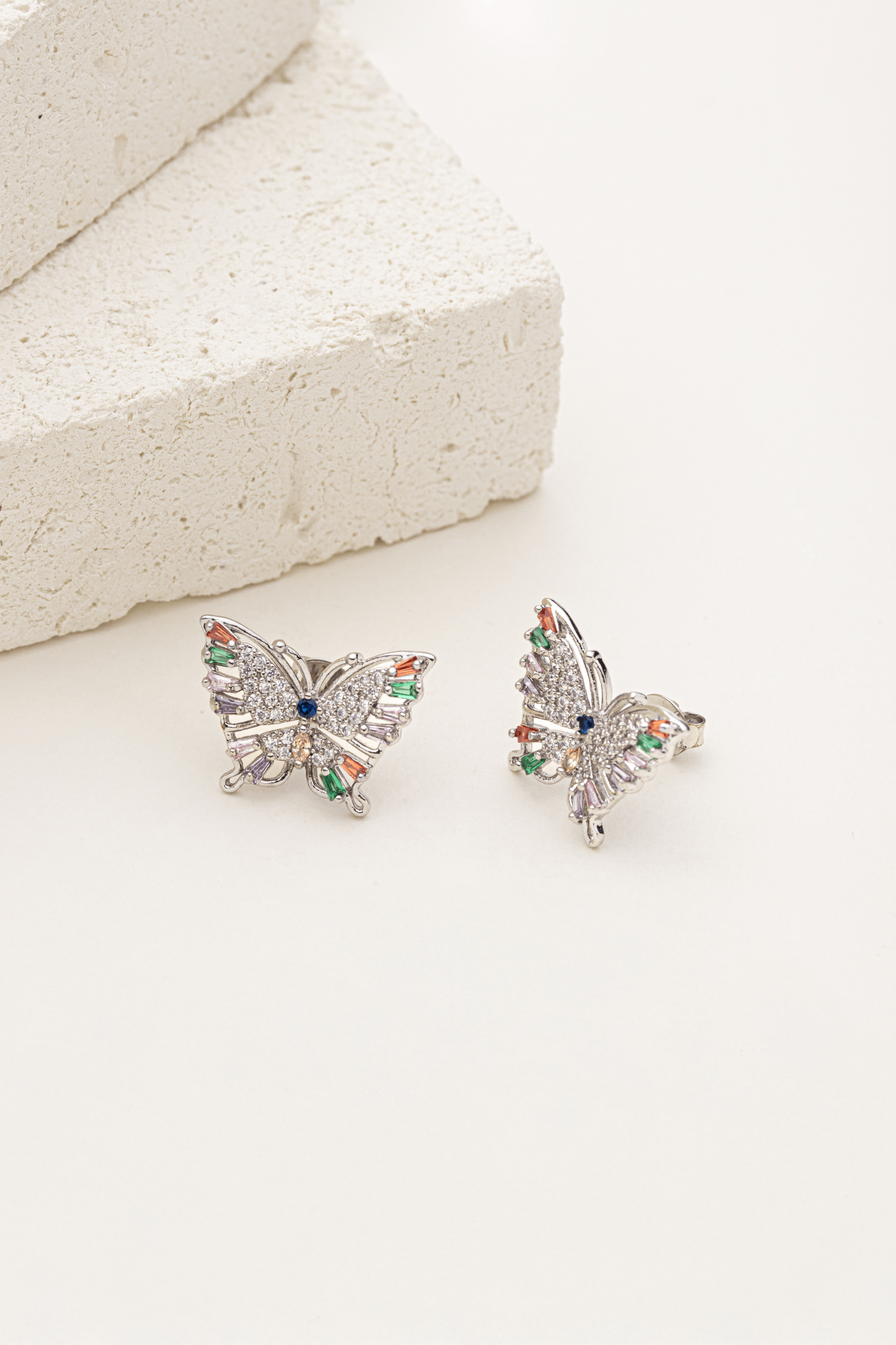 Conjunto de Colar e Brincos Borboleta com Zircônia Coloridas
