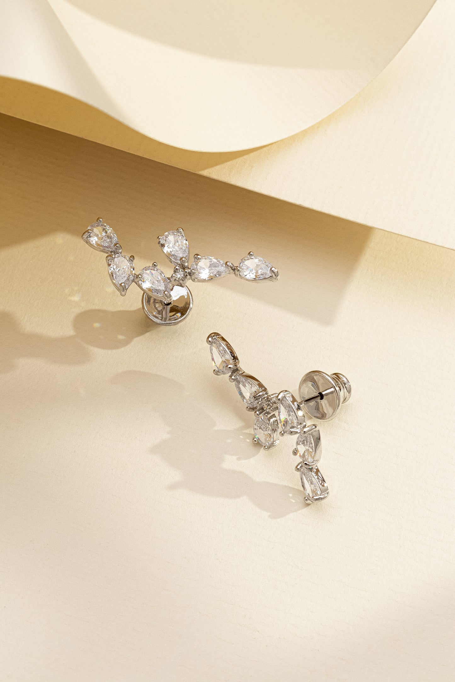 Brinco Ear Cuff com Zircônia